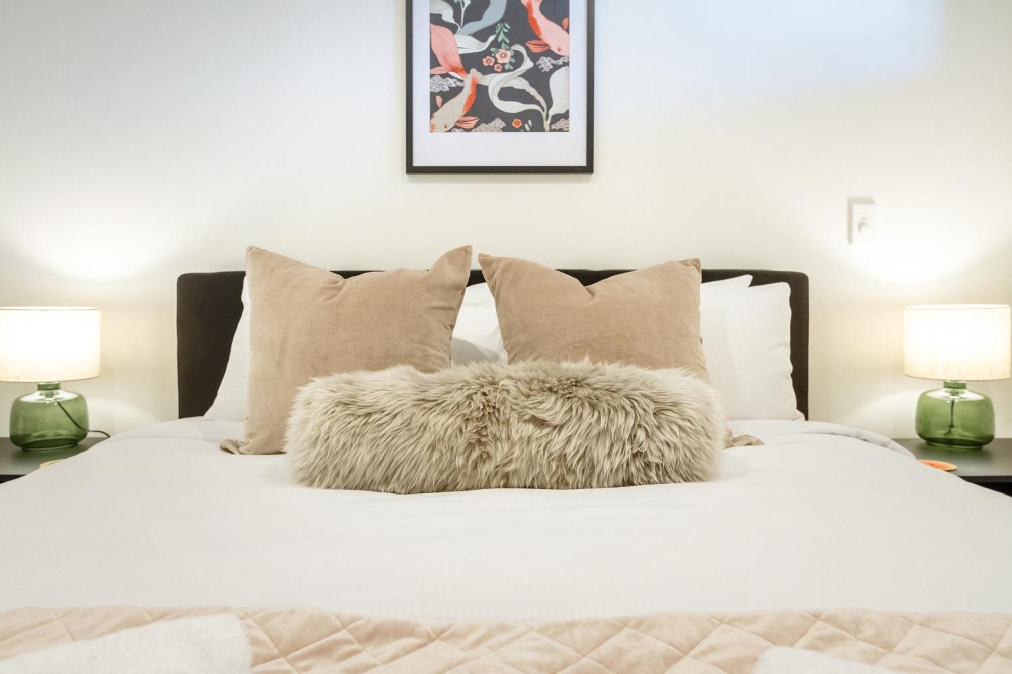 Cozy 1-Bed Apartment With Park Views, Sleeps 4 Christchurch Zewnętrze zdjęcie
