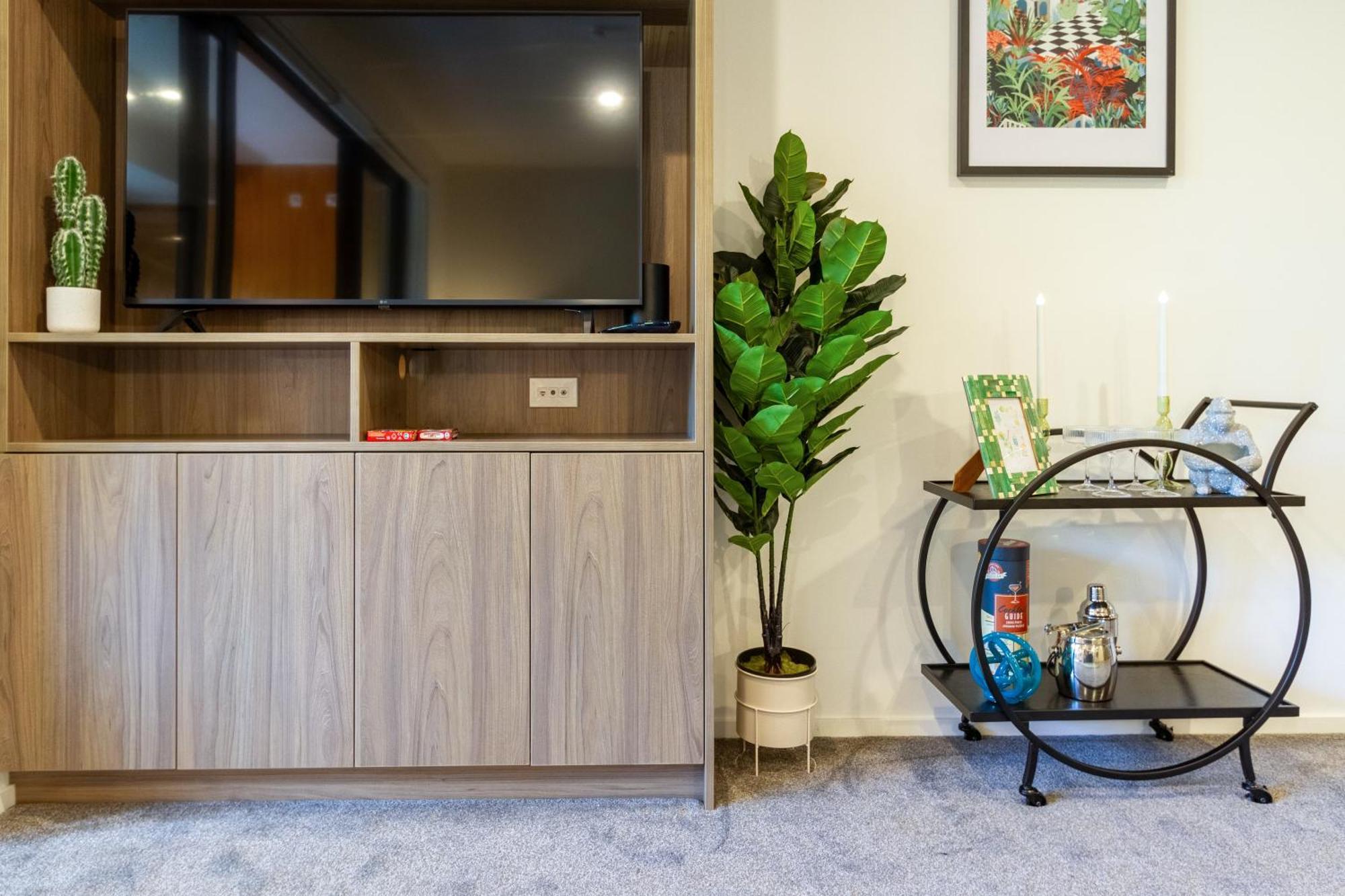 Cozy 1-Bed Apartment With Park Views, Sleeps 4 Christchurch Zewnętrze zdjęcie